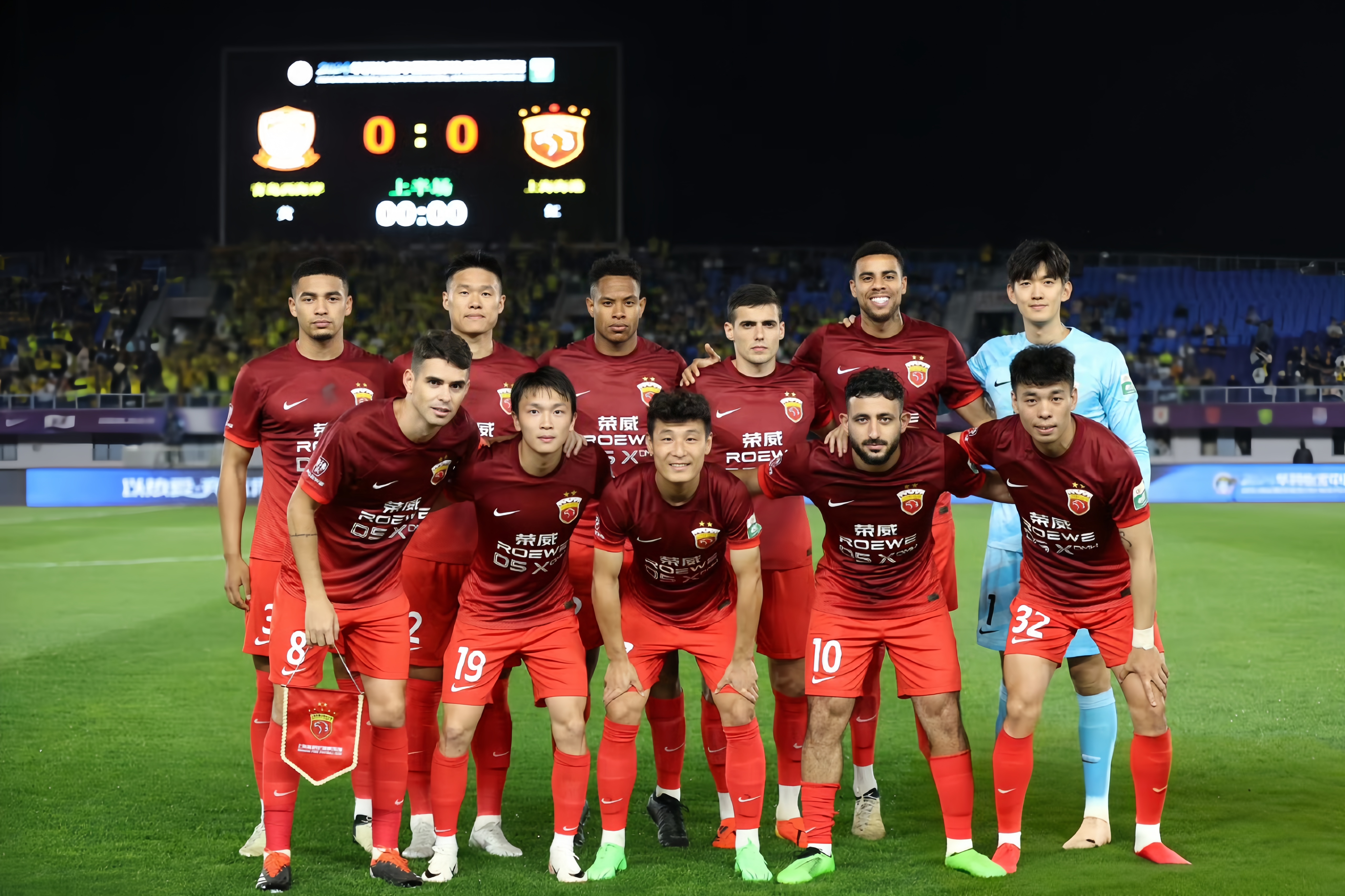 包含集结日体能课后，纽卡斯尔再遭质疑备战欧超杯，管理层满意，阵容厚度经受考验的词条