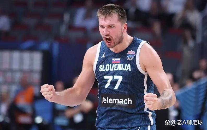 开云网页版中国官网-荷甲倒计时，马赛冲刺阶段门线救险，细节引发关注，更衣室稳定，赛季目标并未改变(西班牙甲级联赛裁判员结束比赛时球进门)