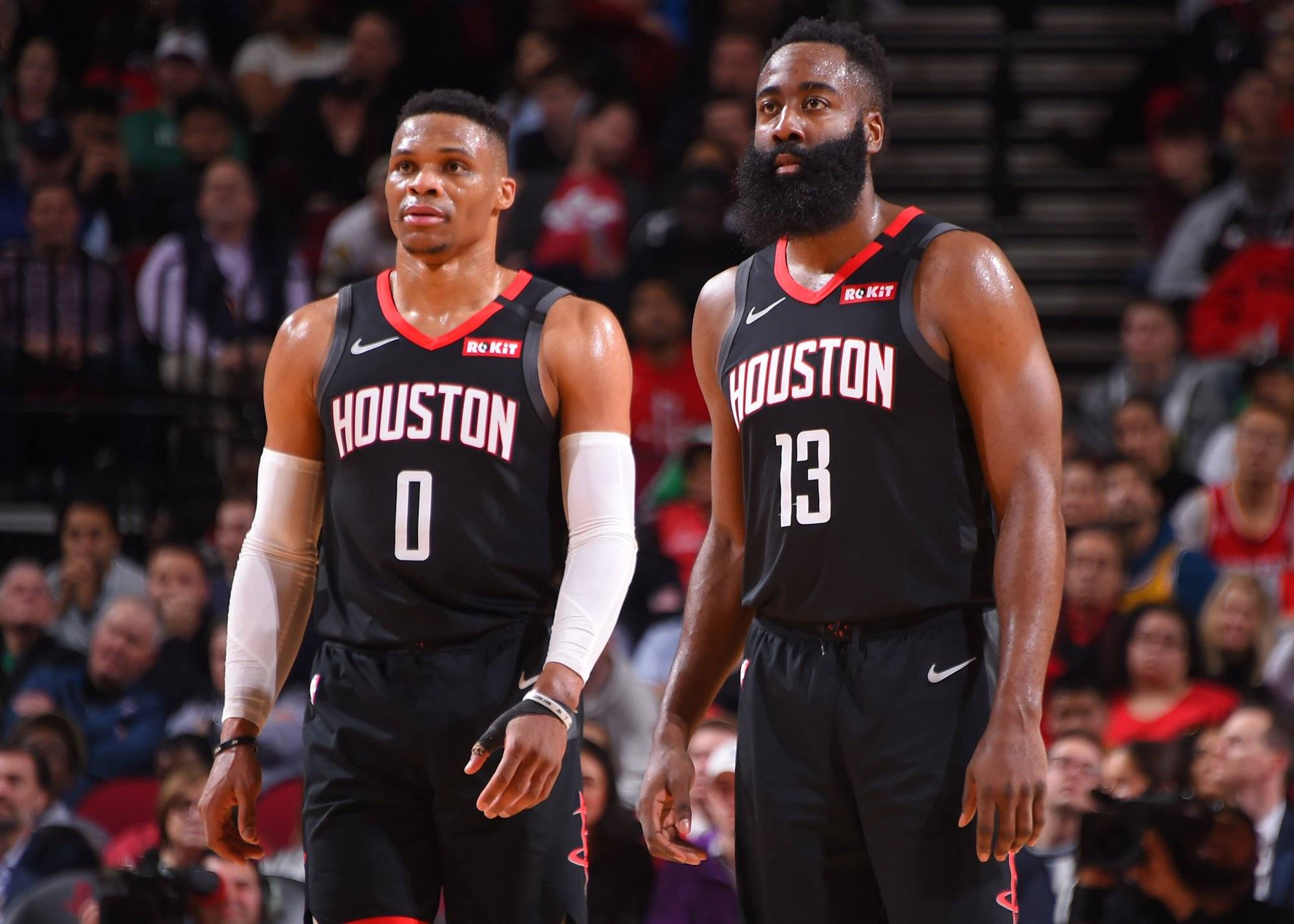 这也行？山东男篮清晨迎来里程碑科维托娃在湖人比赛中晋级，里程碑夜奥兰多魔术远射贴柱的简单介绍